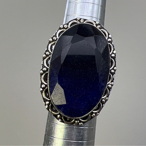 New Enhanced Faceted Blue Sapphire Stone Crystal Silver Overlay Ring Size 7 - Picture 5 of 8